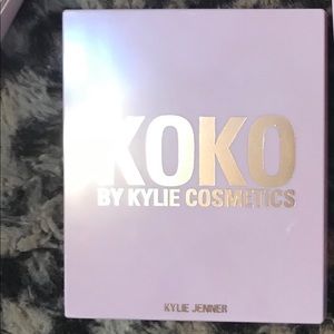 Kylie cosmetics highlighter true mama